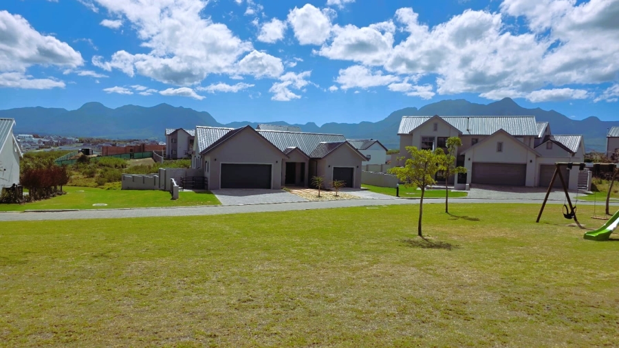3 Bedroom Property for Sale in Kingswood Golf Estate Western Cape